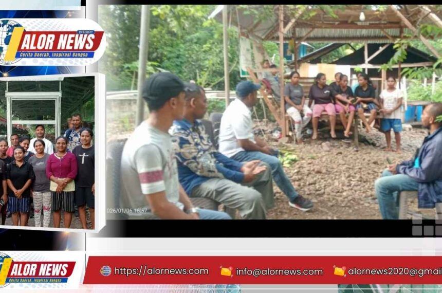 Kelompok Ternak GEMETAR Desa Nurbenlelang, Alor Tengah Utara, menerima bantuan ternak dari Anggota DPR RI Ahmad Yohan sebagai upaya mendorong kemandirian ekonomi peternak.