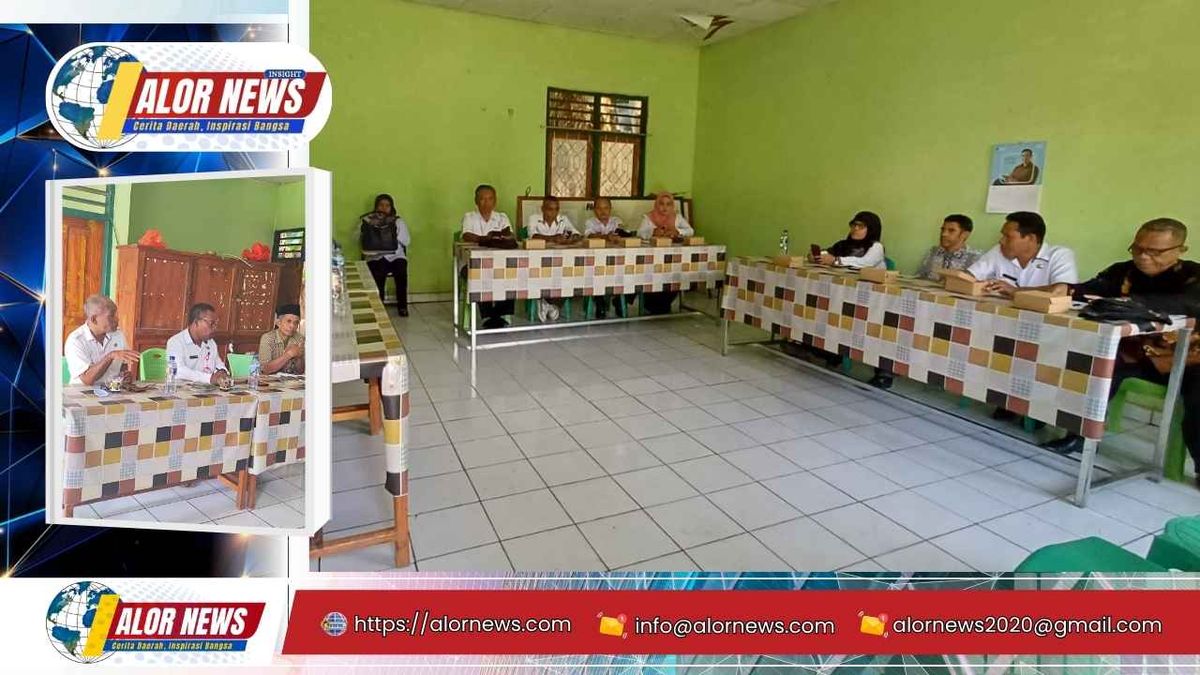 Rapat evaluasi persiapan MTQ XXXI Kabupaten Alor yang dipimpin Ketua Panitia dan dihadiri LPTQ serta panitia di Aula Dinas Pertanian dan Perkebunan.