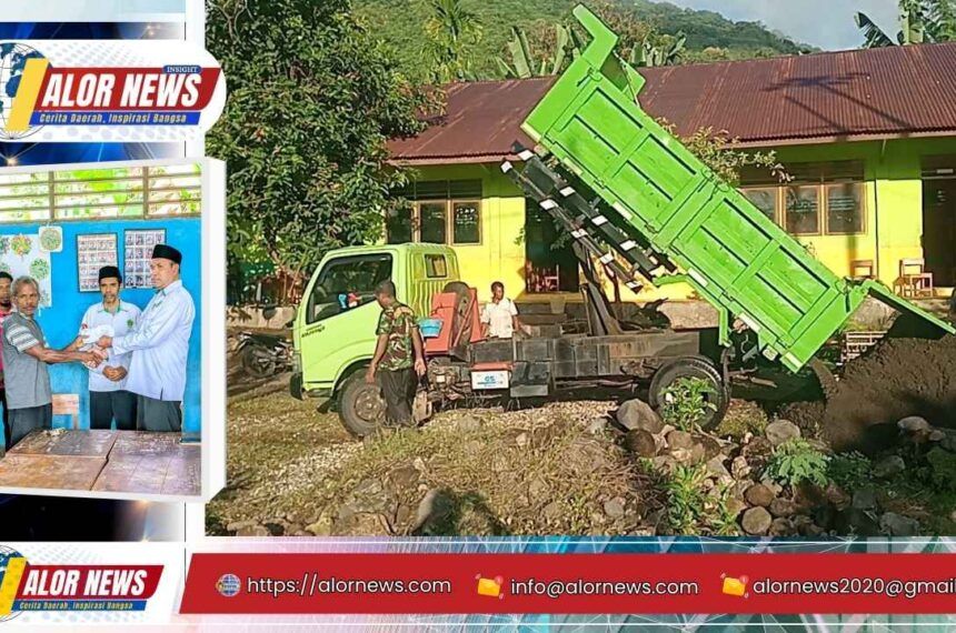 Penyerahan bantuan material pembangunan pagar kepada MIS Al Islamiyah Wolwal oleh keluarga besar Kemenag Alor