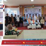 Wakil Ketua DPRD Kabupaten Alor, Usman Plaikari, saat memberikan sambutan dalam acara pelepasan Jemaah Haji Kabupaten Alor Tahun 1447 H/2026 M di Aula Kantor Haji dan Umrah Kabupaten Alor.
