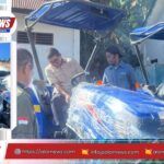 Penyerahan traktor roda 4 oleh Ahmad Yohan kepada penyuluh pertanian Kabupaten Alor