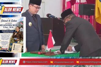 Wakil Bupati Alor Rocky Winaryo melantik Melkisedek Bely sebagai Sekretaris Daerah definitif Kabupaten Alor di Aula Rumah Jabatan Bupati Alor.