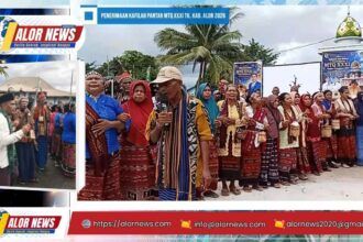 Penyambutan kafilah MTQ XXXI Kabupaten Alor di Pelabuhan ASDP Baranusa dengan tarian adat Seki dan Jabel dari Desa Leer yang dibawakan secara kolosal