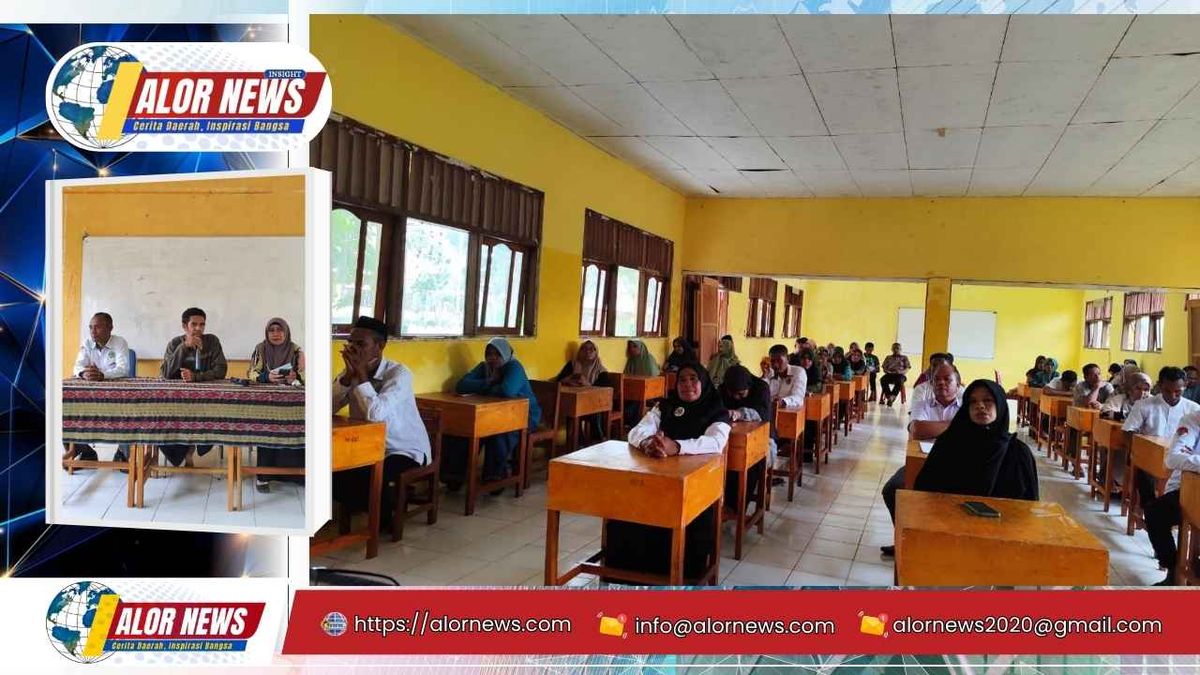 Kegiatan pembinaan guru madrasah oleh Kepala Seksi Pendis Kemenag Alor di Aula MAN 2 Alor, Baranusa, Kecamatan Pantar Barat.