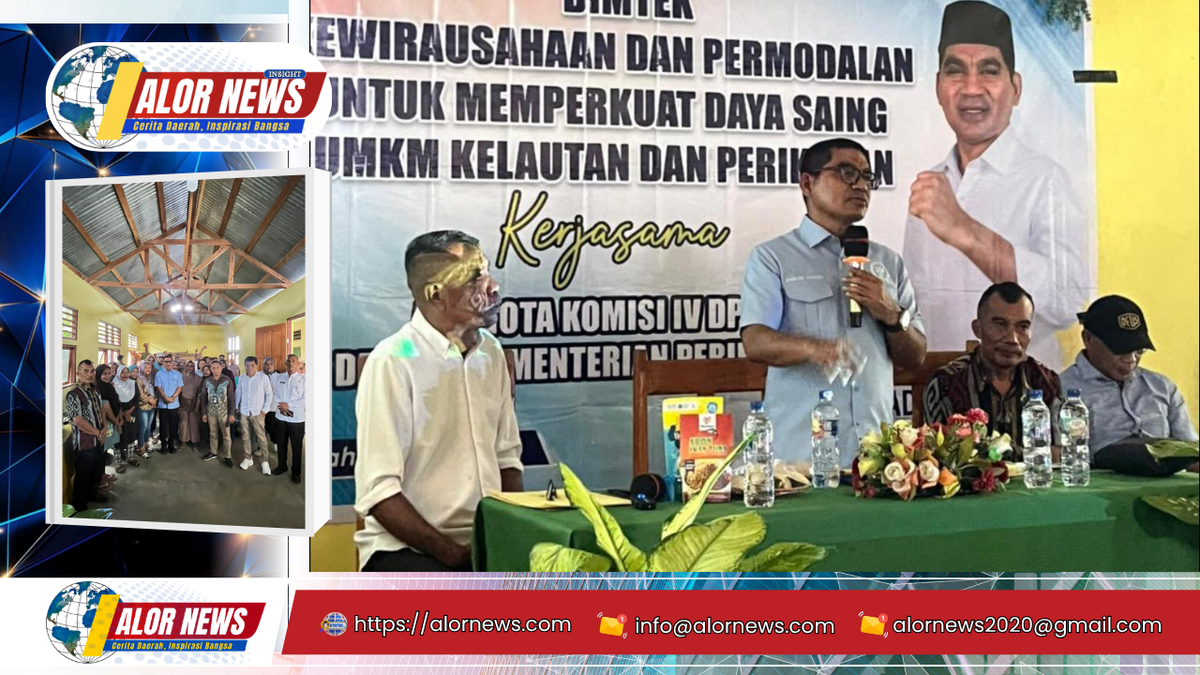 Ahmad Yohan saat memberikan materi Bimtek Kewirausahaan dan Permodalan bagi UMKM kelautan dan perikanan di Aula Dinas Perikanan dan Kelautan Kabupaten Alor.