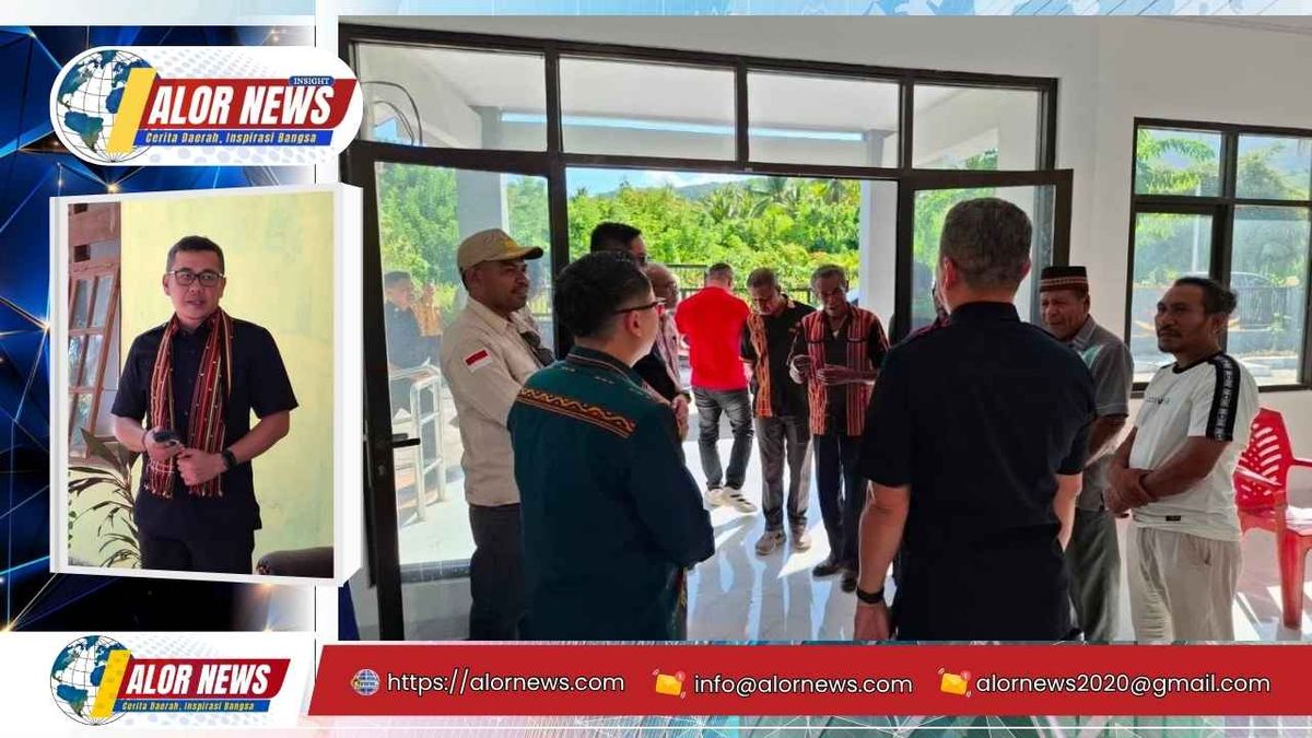 Kakanwil Ditjen Imigrasi NTT Arvin Gumilang bersama Wakil Bupati Alor Rocky Winaryo meninjau PLBT Maritaing Kecamatan Alor Timur menuju pengembangan PLBN Laut