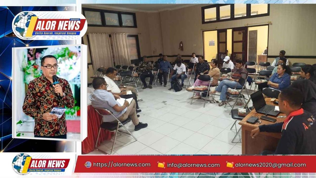 Sekda Alor Melkisedek Belly bersama pelaku usaha pariwisata dalam kegiatan tatap muka membahas pengembangan wisata Kabupaten Alor