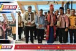 Menteri Pertanian Amran Sulaiman menerima penghormatan adat di Alor. Ferdy I. Lahal memimpin prosesi, berawal dari aspirasi mahasiswa Dede Padama.